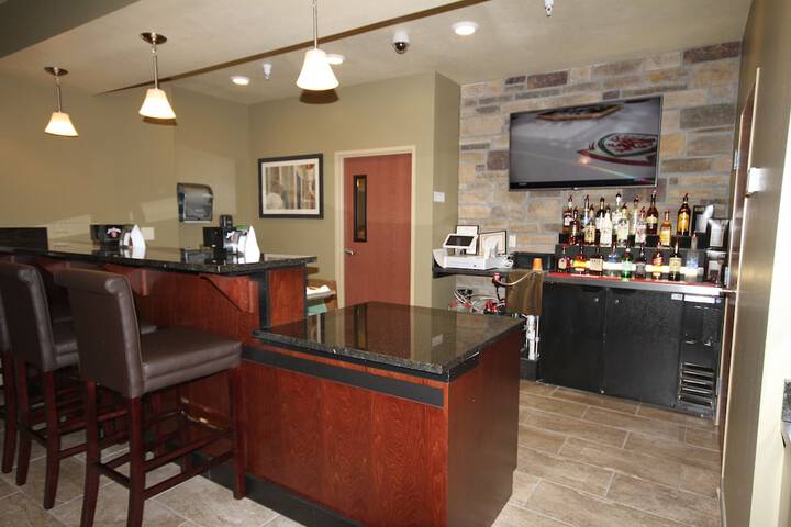 Lounge 45 of 56
