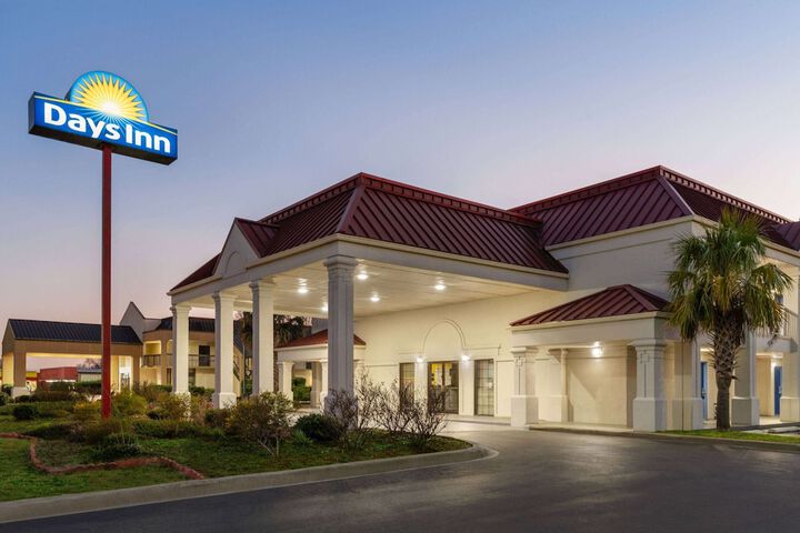 Days Inn by Wyndham Dillon