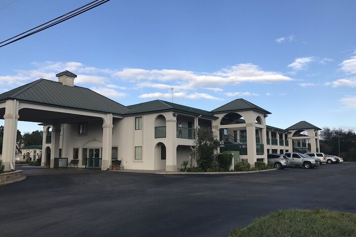 Quality Inn Three Rivers