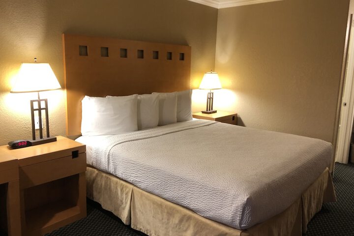 Room 10 of 26