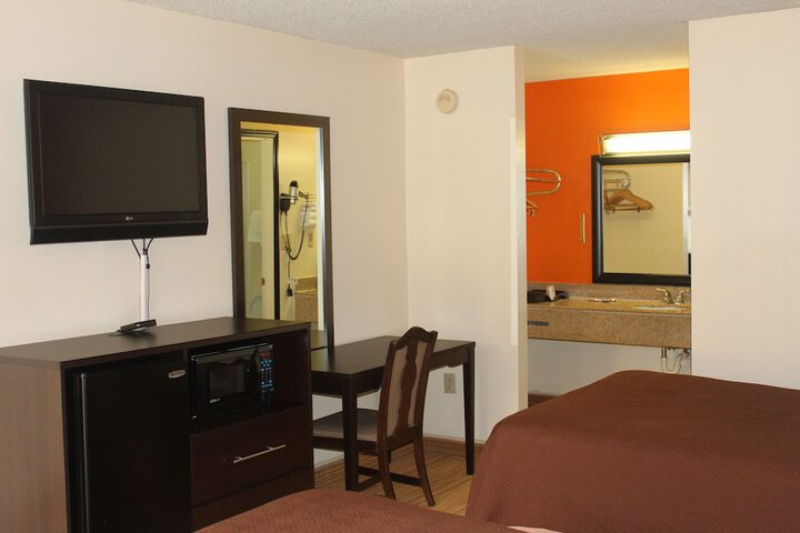 Room 33 of 51