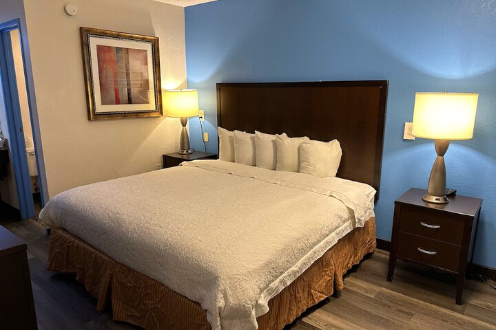 Room 7 of 19