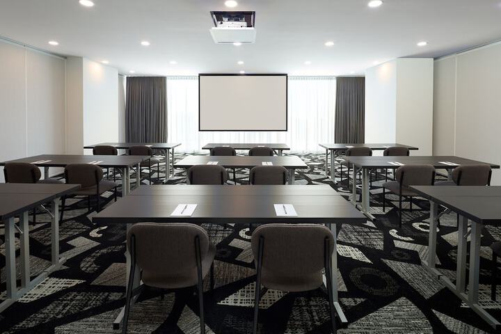 Courtyard by Marriott Montreal Laval