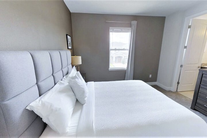 Room 11 of 46