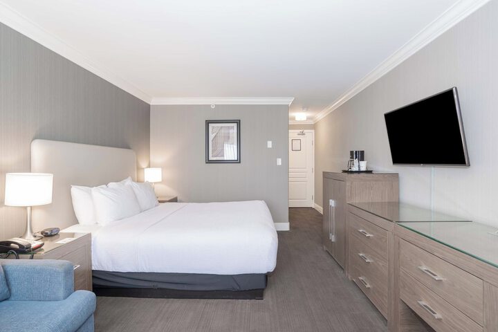 Room 18 of 29