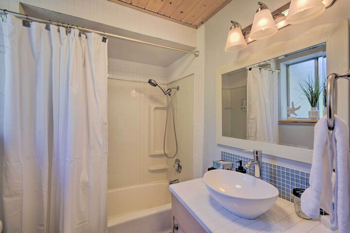 Waterfront Gig Harbor Home w / Furnished Deck