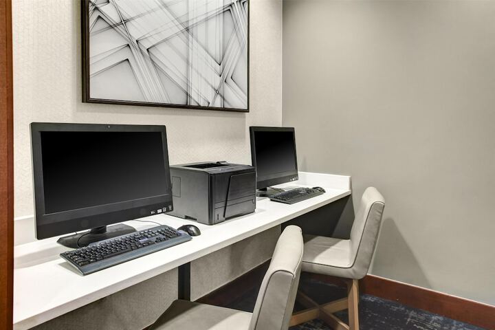 Hyatt Place Sacramento / Rancho Cordova