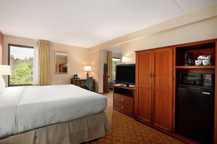 Room 14 of 27