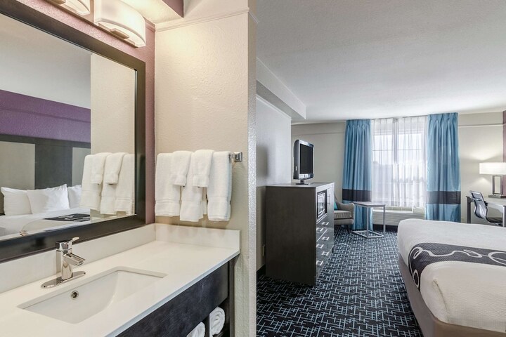 Room 42 of 48