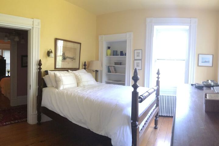 Delano Homestead Bed & Breakfast