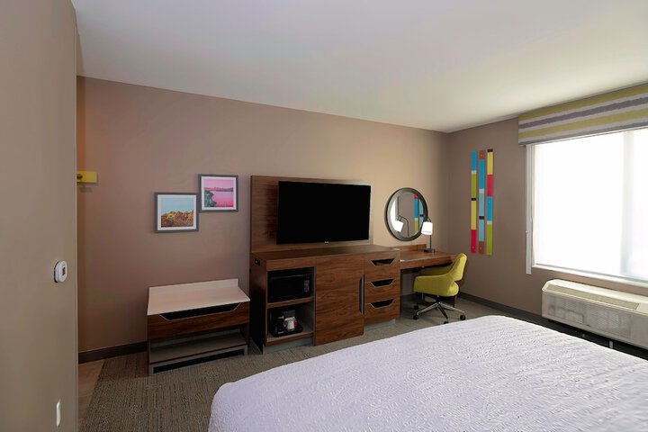 Room 11 of 24