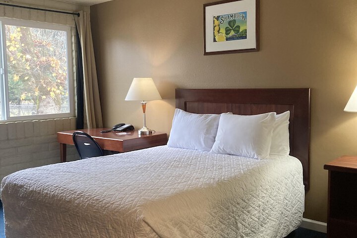 Room 8 of 25