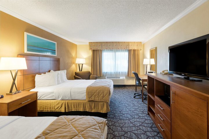 Room 32 of 61