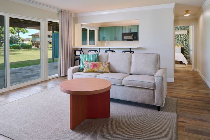 Royal Lahaina Resort & Bungalows