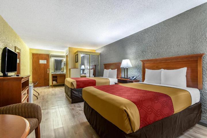Econo Lodge Broken Arrow