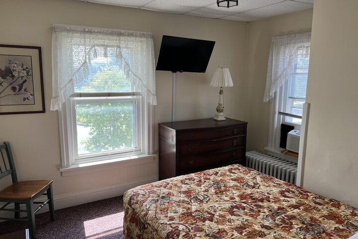 Room 22 of 76