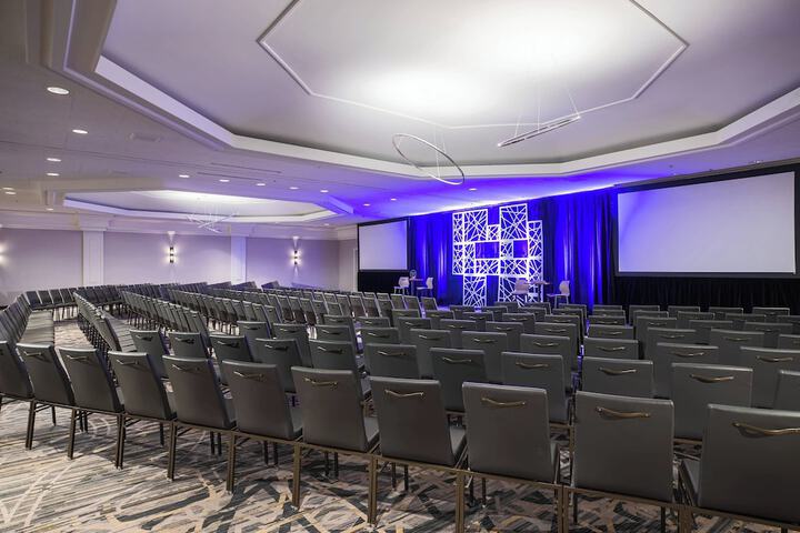 Renaissance Dallas Addison Hotel