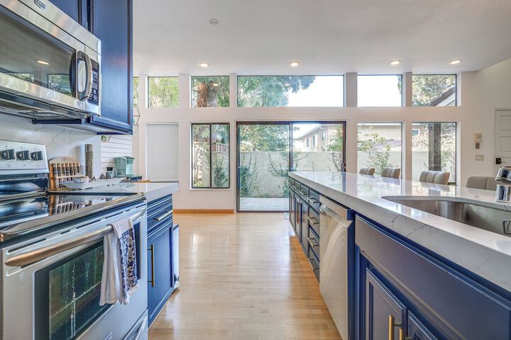 Swim Golf & Relax: Luxe Townhome in Aptos