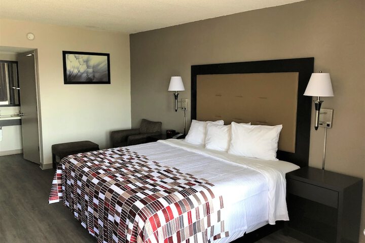 Room 10 of 17