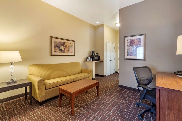 Room 47 of 68