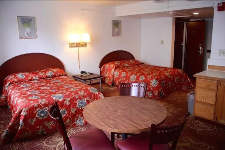 Room 14 of 32