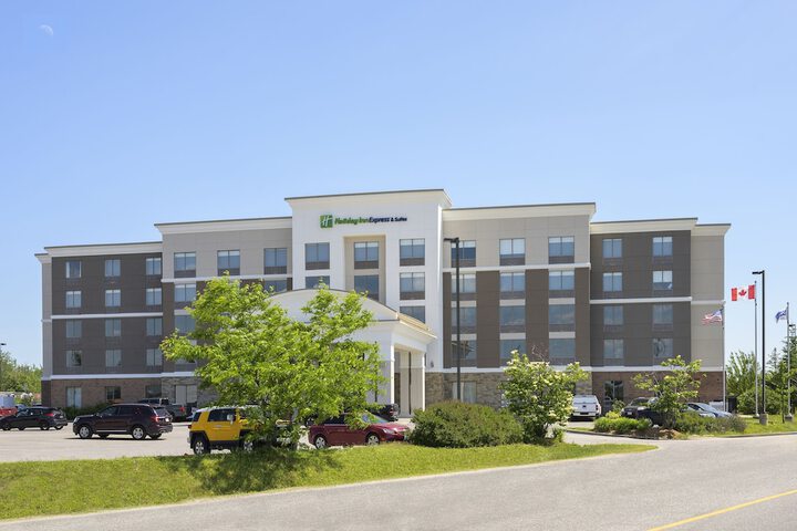 Holiday Inn Express & Suites North Bay by IHG