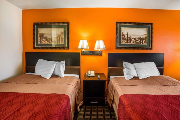 Room 32 of 41