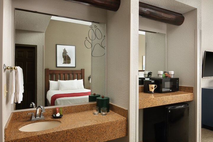 Room 35 of 66