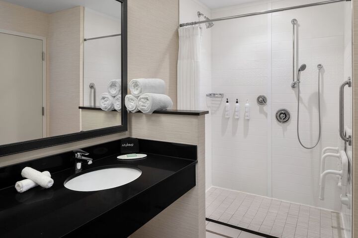 Room 15 of 28