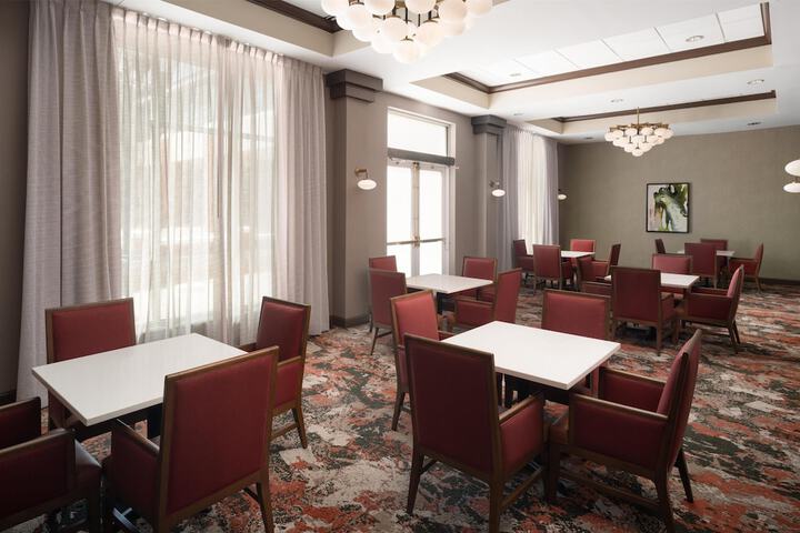 Embassy Suites by Hilton Charleston Airport Convention Ctr