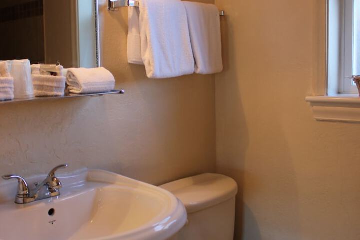 Room 14 of 32