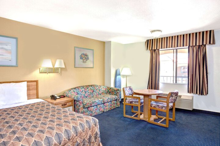 Room 5 of 14