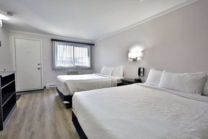 Room 8 of 15