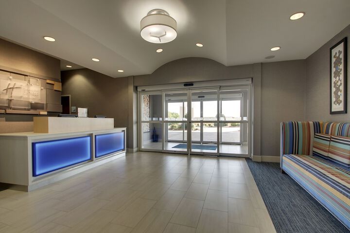 Holiday Inn Express Hotel & Suites Vernon College Area by IHG