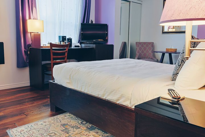 Room 42 of 102