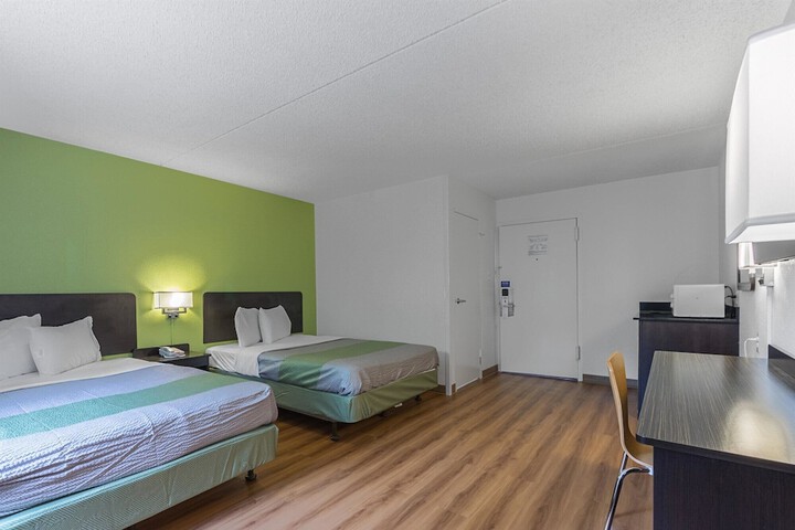 Motel 6 Warminster PA