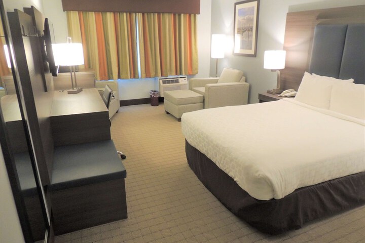 Room 34 of 105