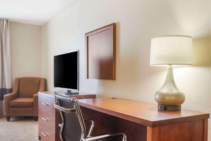Room 16 of 32