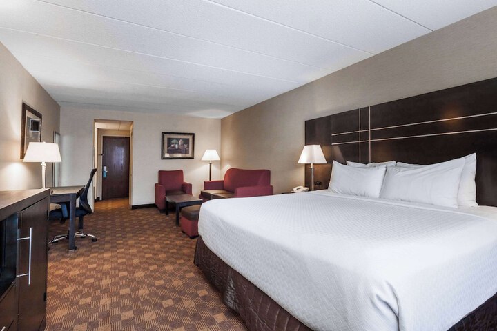Room 11 of 26