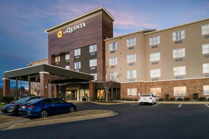 Hotel 5 of 67