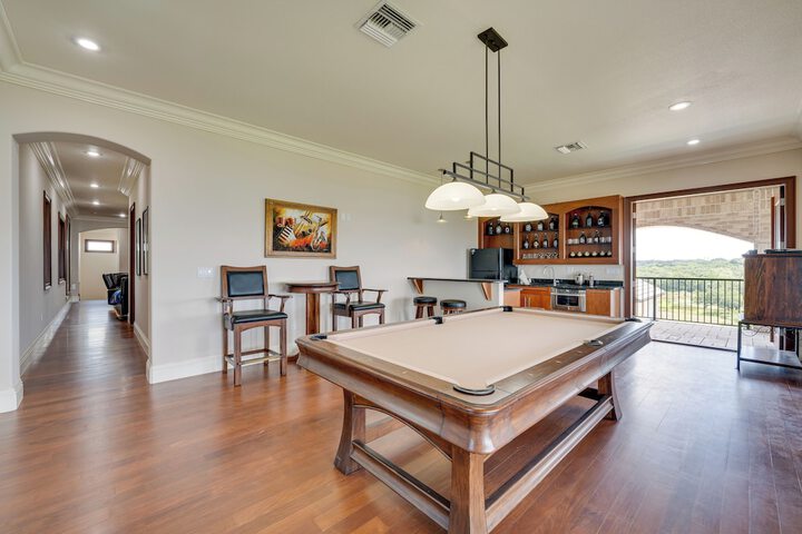 Groveland Home w / Pool: Luxurious Lakefront Oasis!