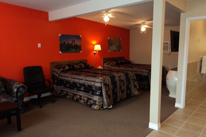 Room 28 of 43