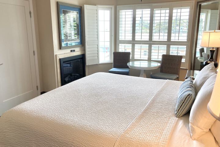 Sand Pebbles Inn
