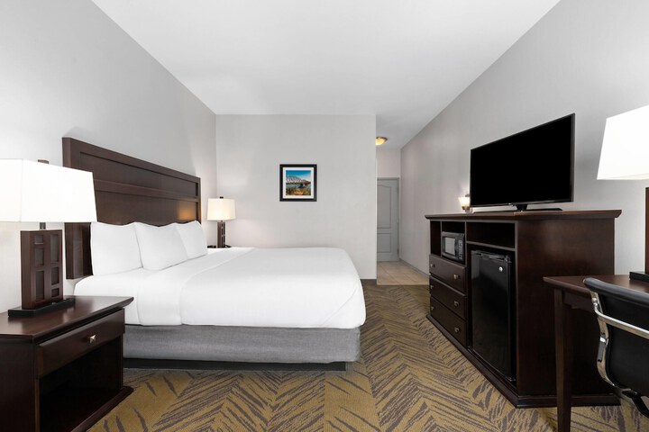 La Quinta Inn & Suites by Wyndham-Brookshire-West Katy