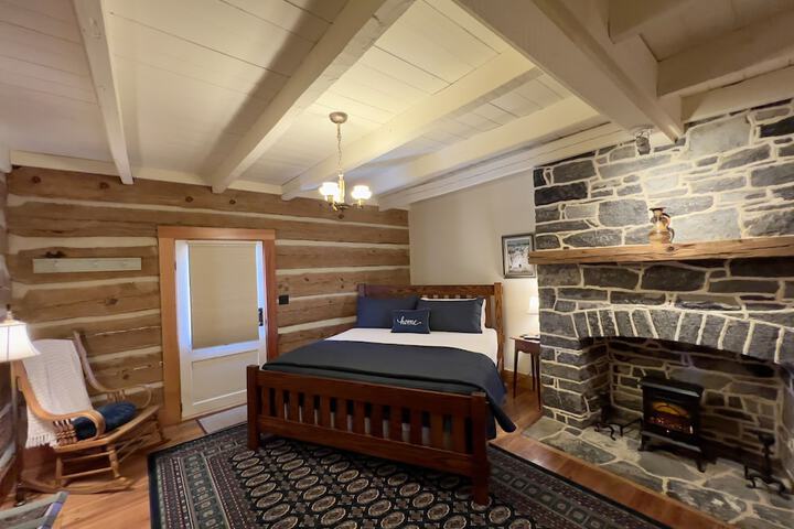 Room 33 of 49