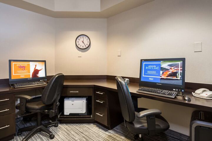 Business Center 37 of 37