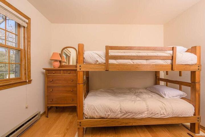 Lake House Family Vacation - Sleeps 12 Dock Kayaks Paddle Boards