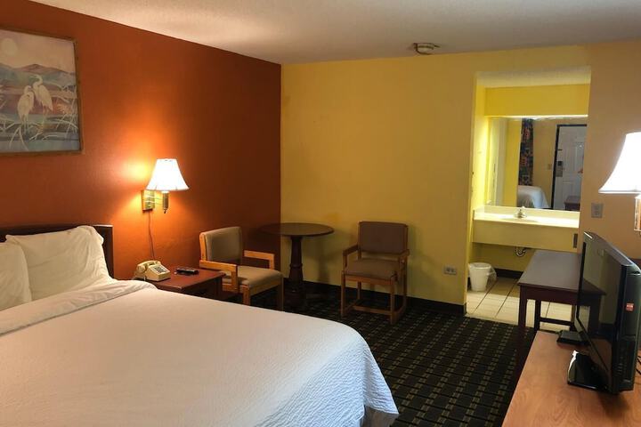 Room 15 of 17