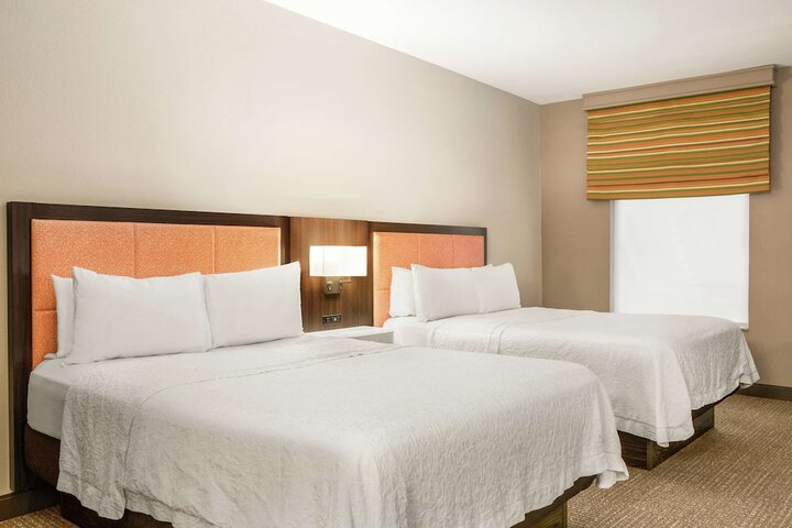 Room 12 of 26