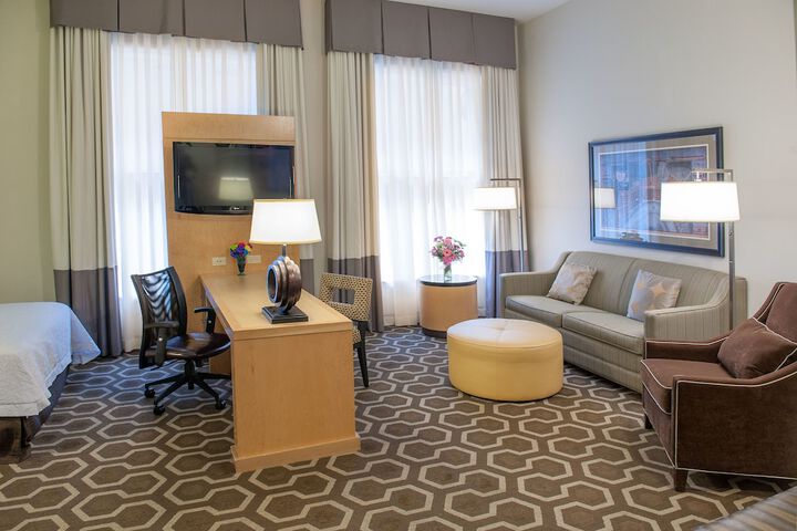 Room 27 of 108
